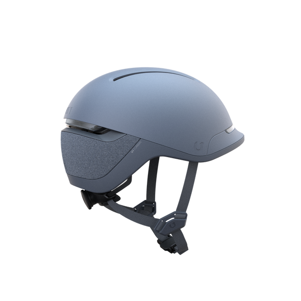 Unit 1, ein Startup-Unternehmen, hat auf Kickstarter den smarten Fahrradhelm Faro lanciert, der sowohl Schutz als auch Sichtbarkeit bietet. Der Helm verfügt über ein hochmodernes Lichtsystem, ein durchdachtes Belüftungssystem und ein Notfallsystem, das bei einem Sturz Hilfe verständigen kann. Er ist in 3 Farben und 2 Größen erhältlich und wiegt nur 480 g mit einer Akkulaufzeit von 8 Stunden und einer Ladezeit von rund 3 Stunden via Micro-USB.